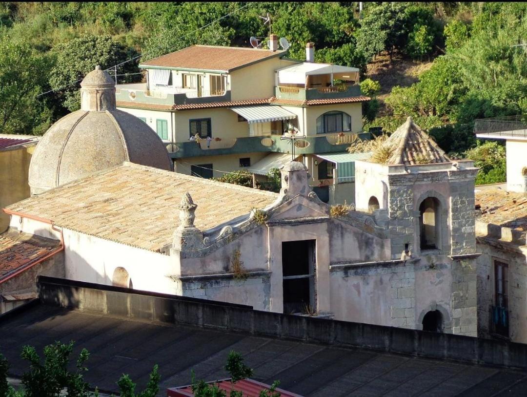 Lontano Dal Caos A Due Passi Dal Mare Βίλα Condro Εξωτερικό φωτογραφία